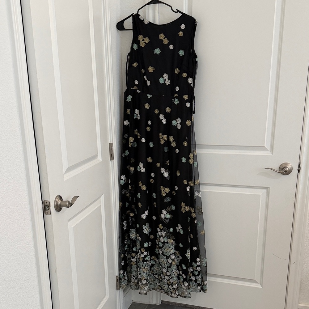 Black Floral Embroidered Sleeveless Maxi Dress